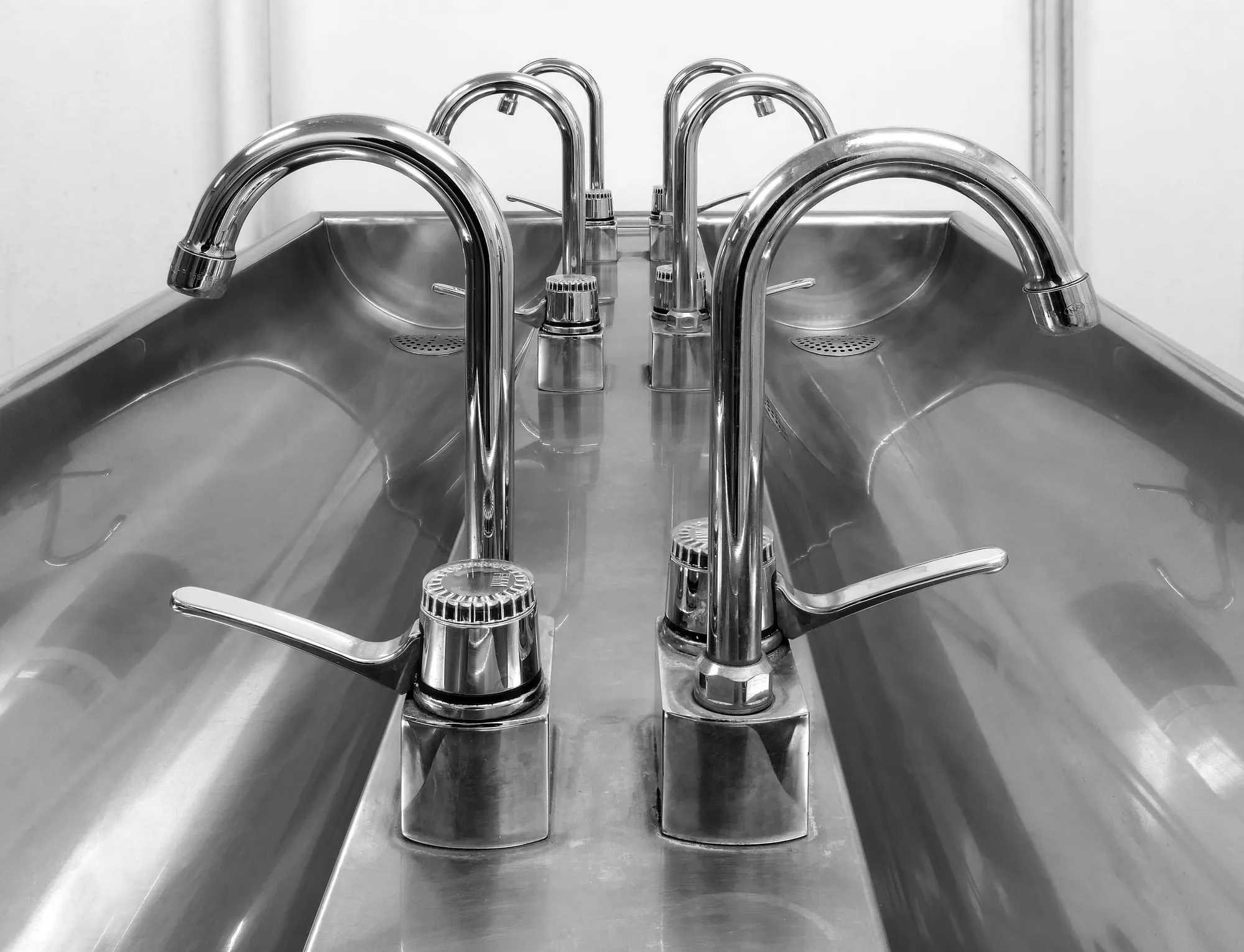 Water Tank Cleaning vs Water Purifier — You Need Both